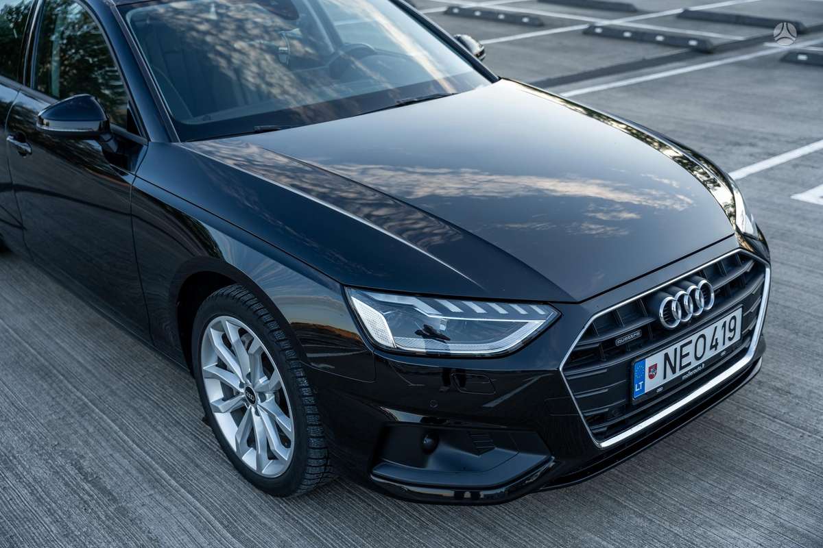 Audi A4, 2.0 l., Седан