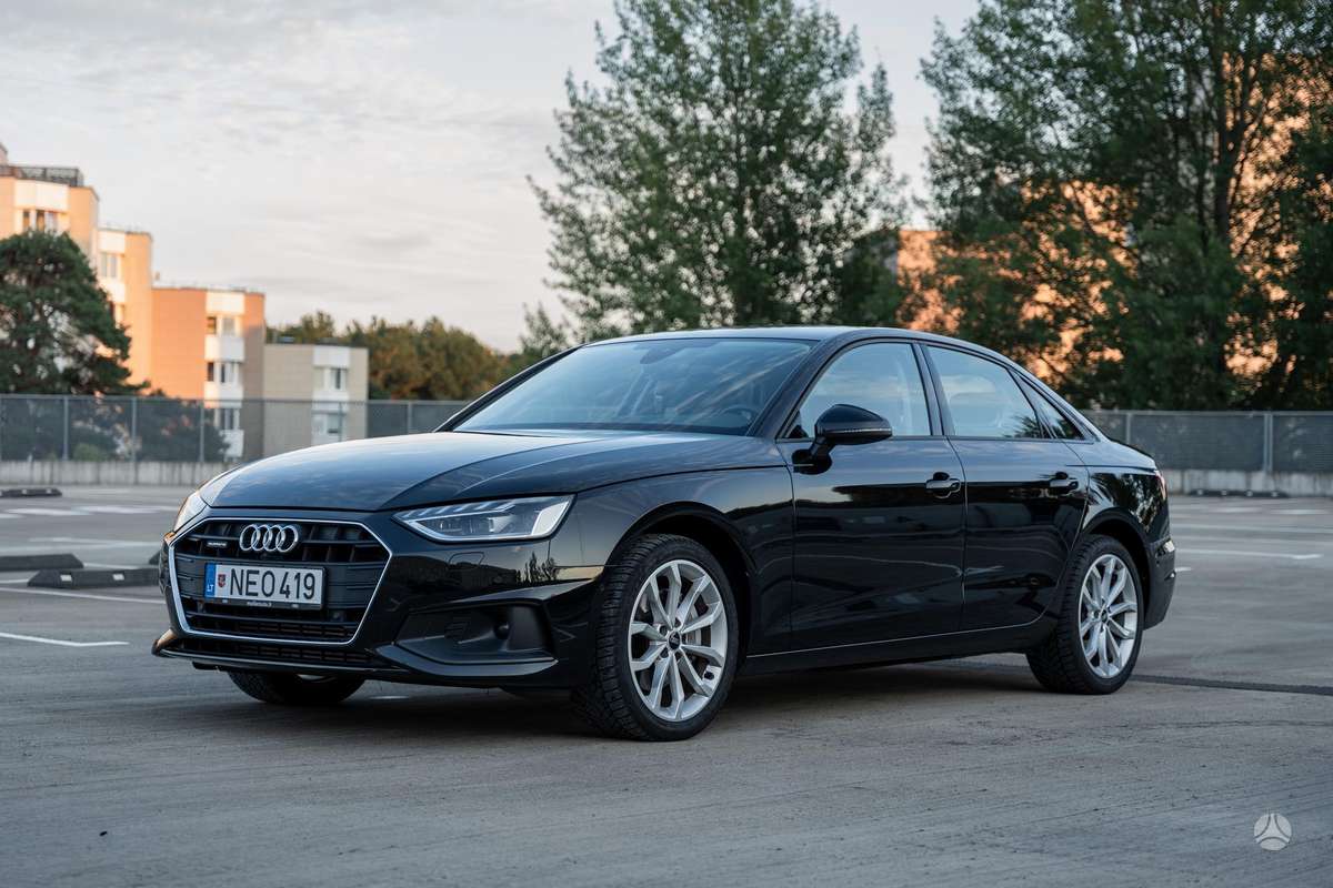 Audi A4, 2.0 l., Седан