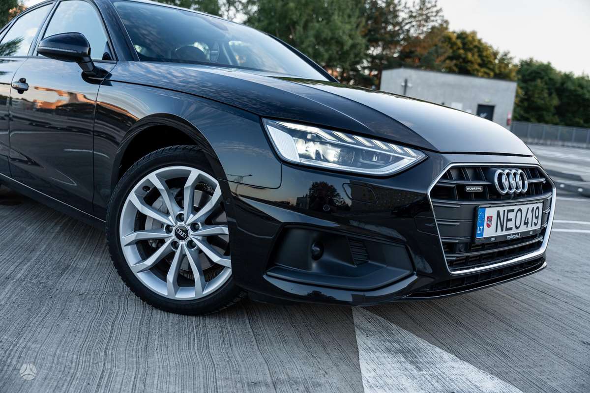 Audi A4, 2.0 l., Седан