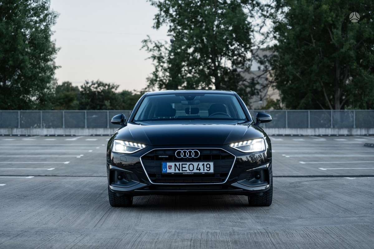 Audi A4, 2.0 l., Седан