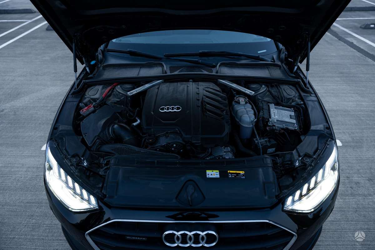 Audi A4, 2.0 l., Седан