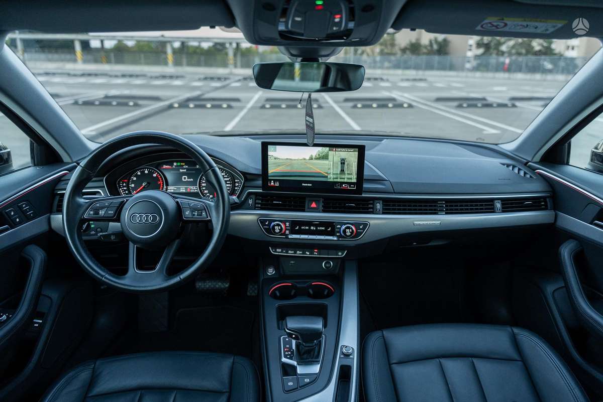 Audi A4, 2.0 l., Седан