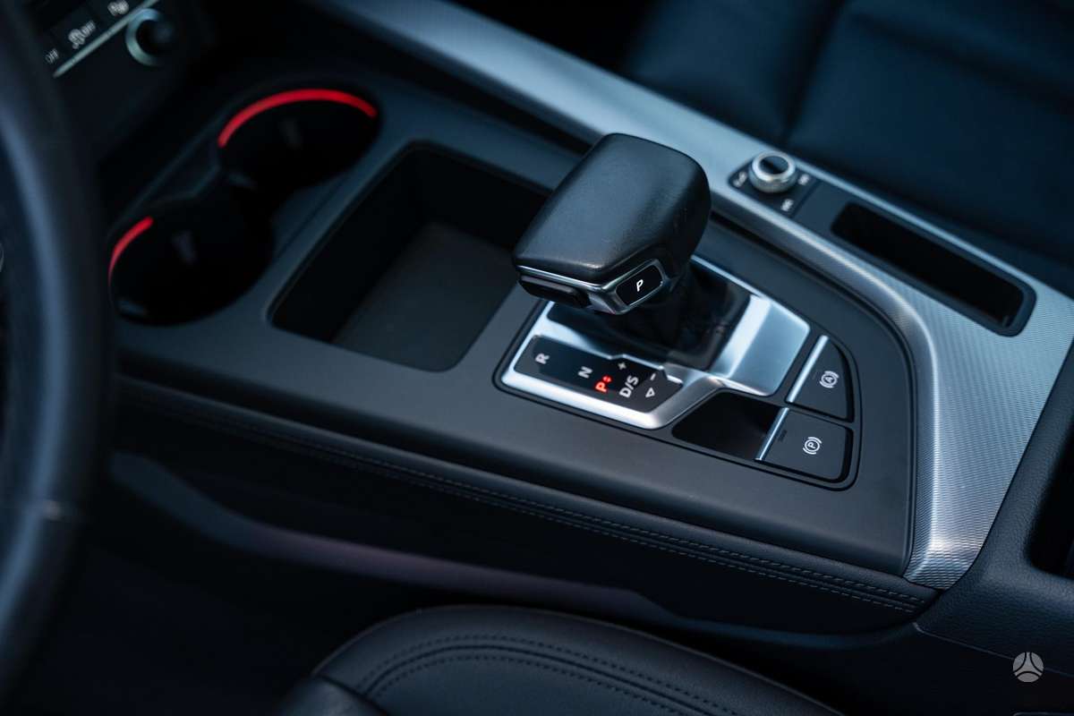 Audi A4, 2.0 l., Седан