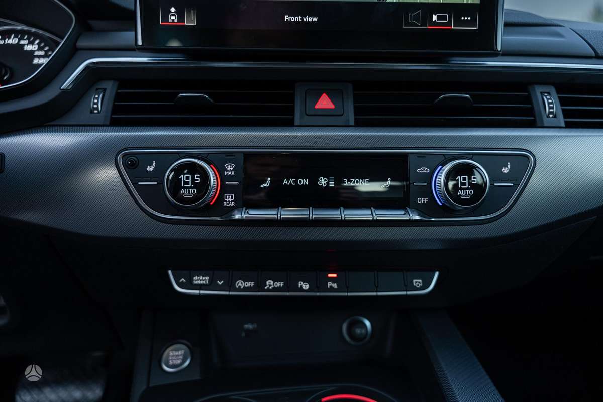 Audi A4, 2.0 l., Седан