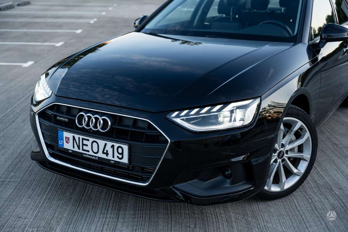 Audi A4, 2.0 l., Седан
