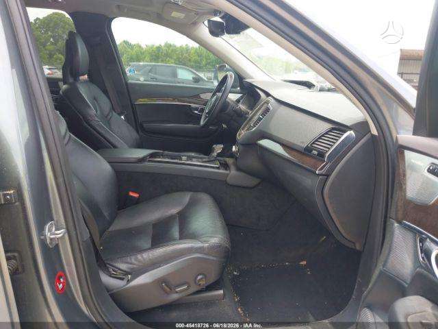 Volvo XC90 - 10