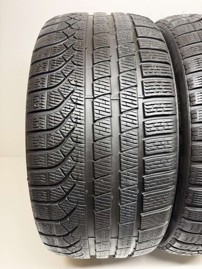 Pirelli P-Zero Winter MO1A 2023m, winter 265/35 R21