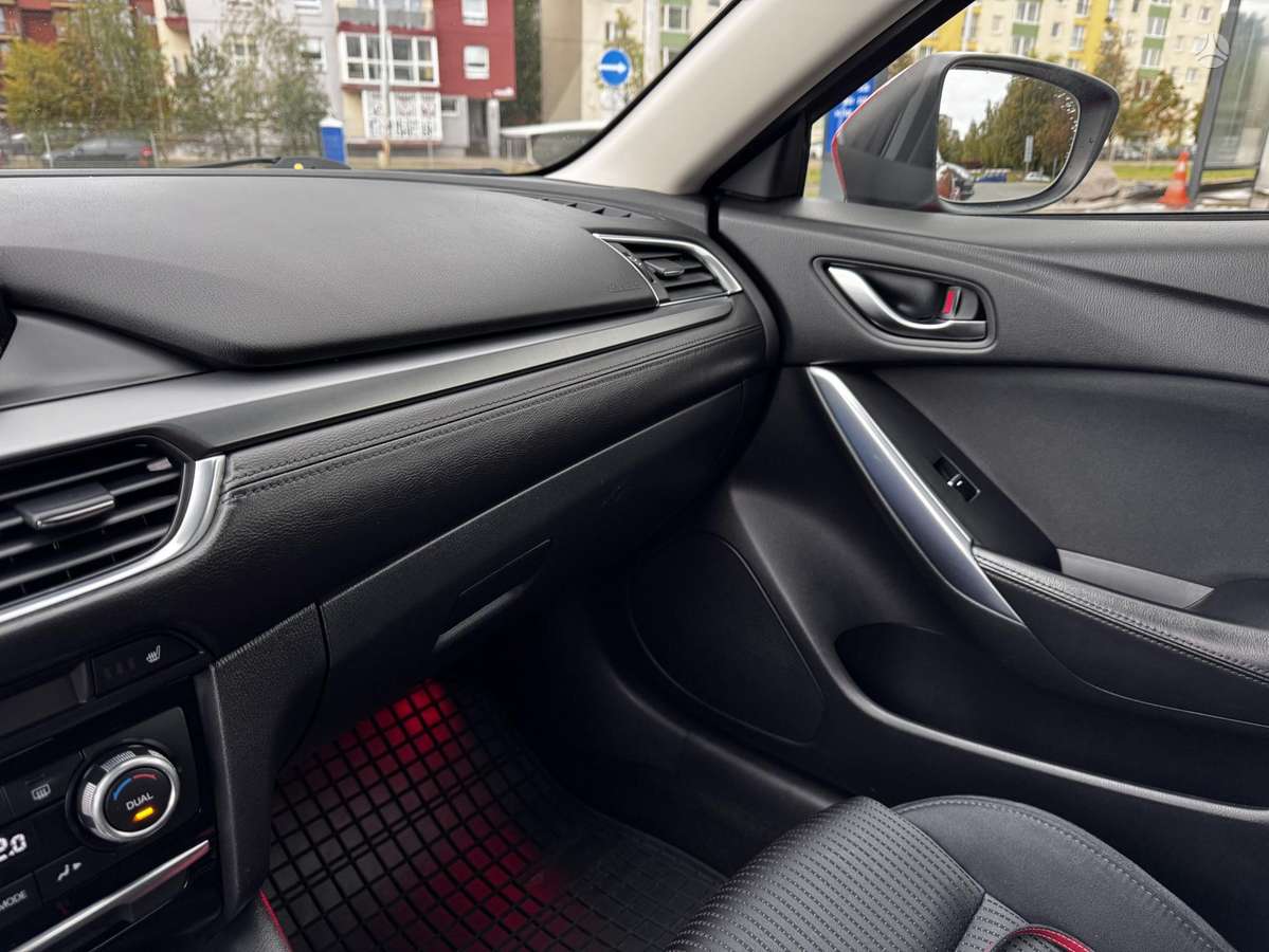 Mazda 6, 2.2 l., Седан