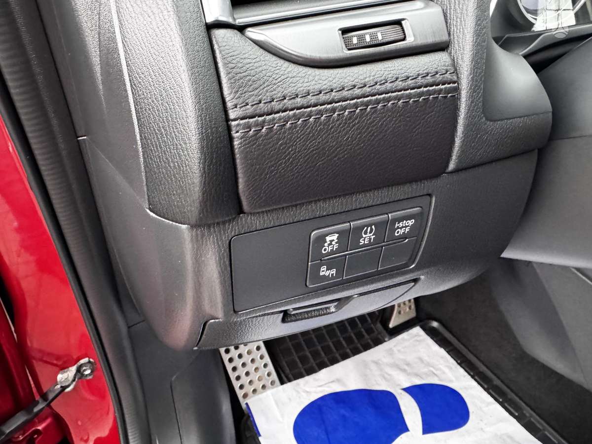 Mazda 6, 2.2 l., Седан