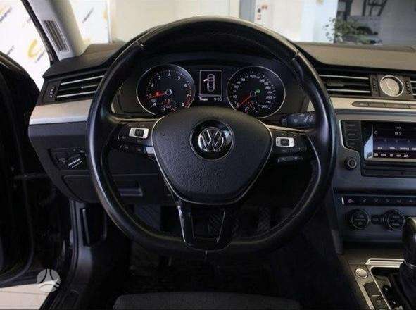 Volkswagen Passat - 9