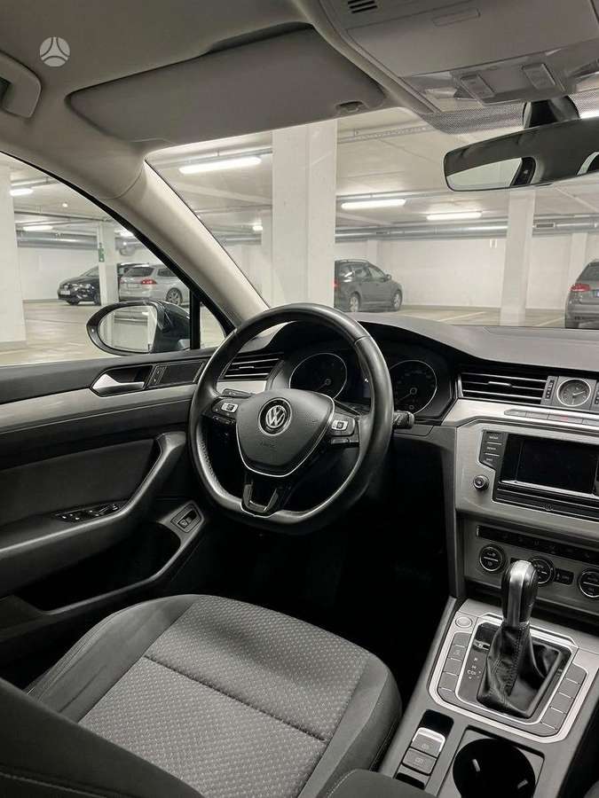 Volkswagen Passat - 6