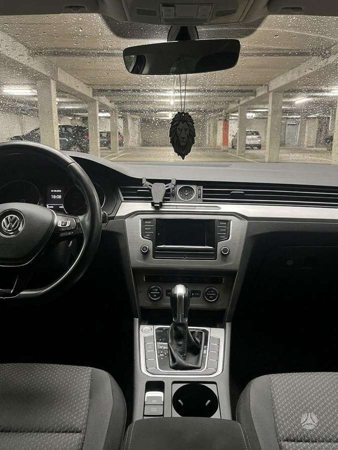 Volkswagen Passat - 7