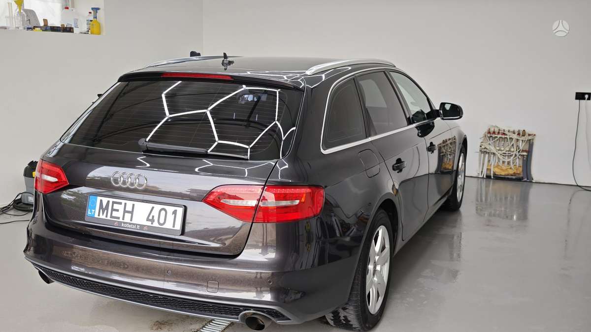 Audi A4, 1.8 l., Универсал