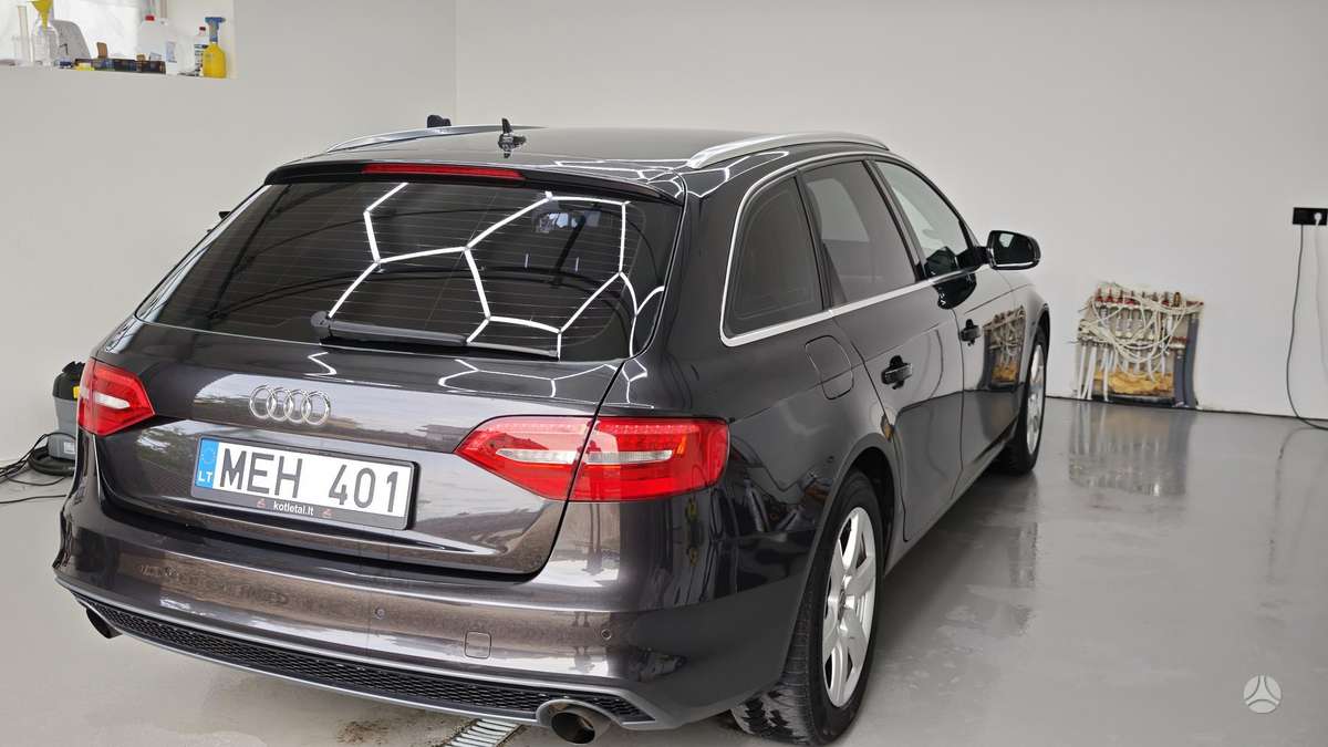 Audi A4, 1.8 l., universalas