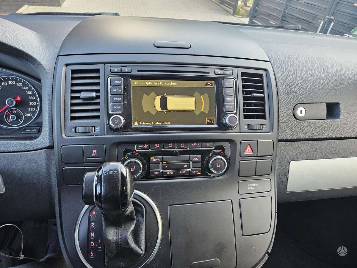 Volkswagen Multivan, 2.0 l., Минивэн