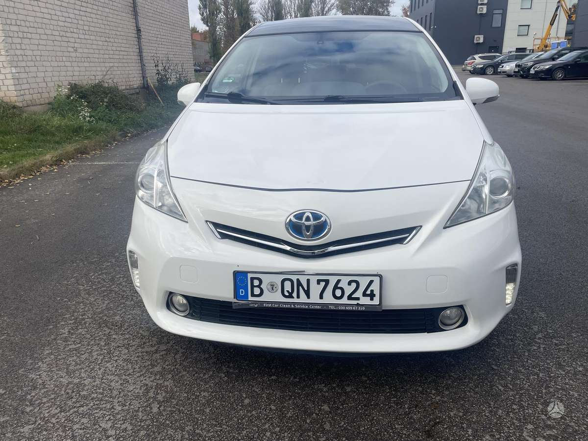 Toyota Prius+ - 1