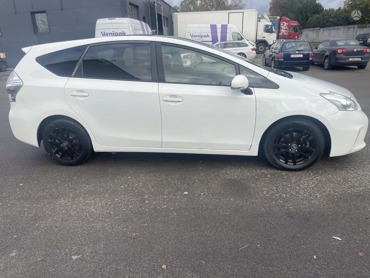 Toyota Prius+ - 4