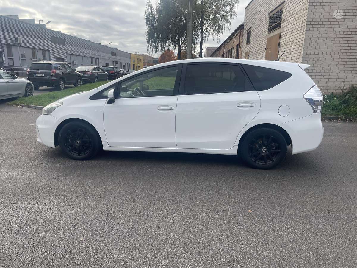 Toyota Prius+ - 8