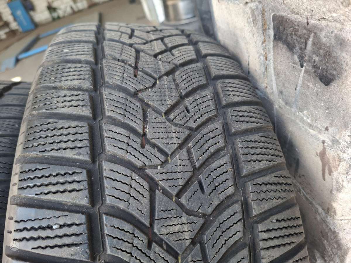 Dunlop, зимние 235/55 R19