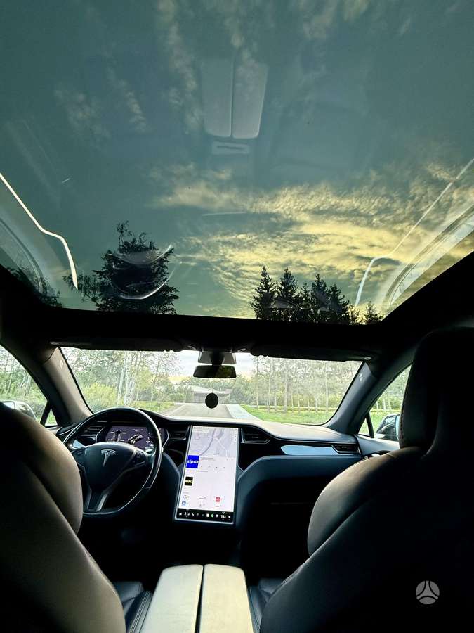 Tesla Model S, hatchback