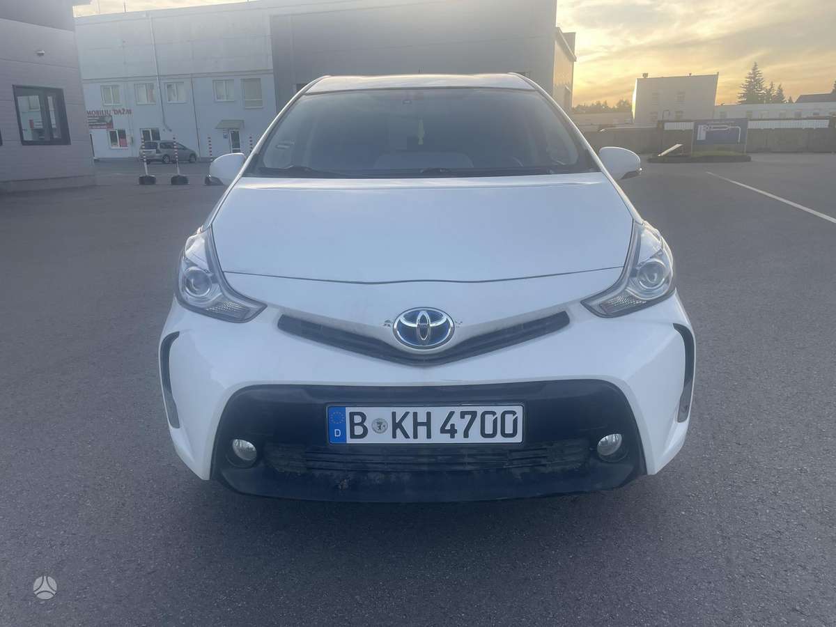 Toyota Prius+ - 1