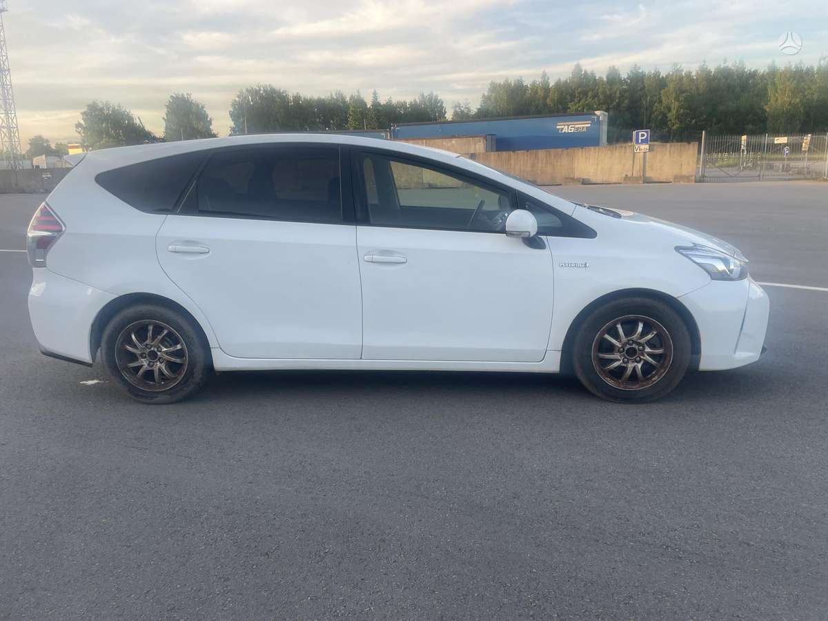 Toyota Prius+ - 4