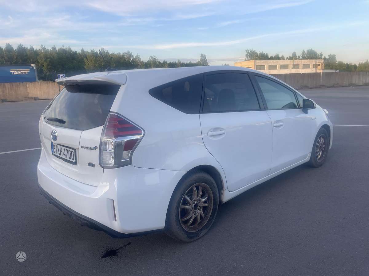Toyota Prius+ - 5