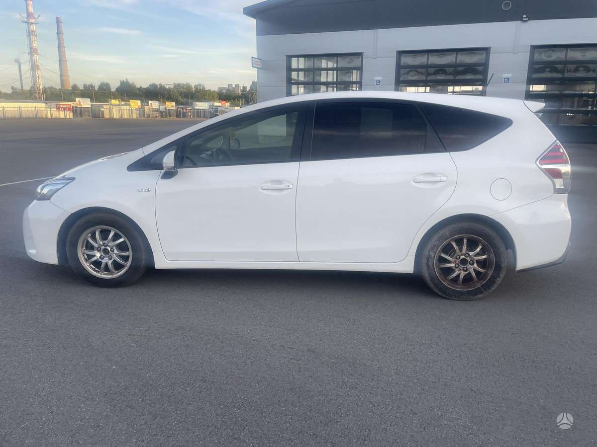 Toyota Prius+ - 8