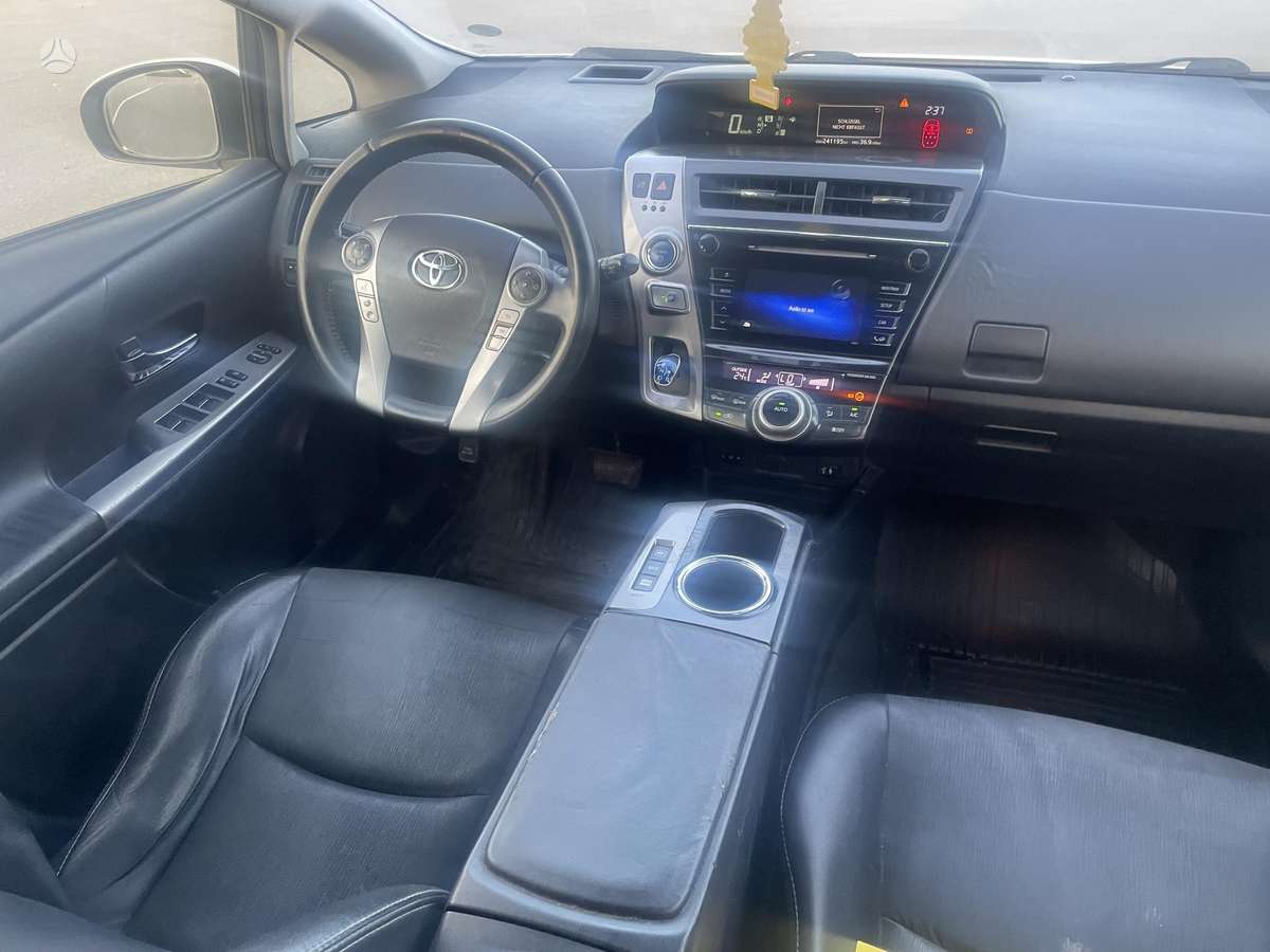 Toyota Prius+ - 11