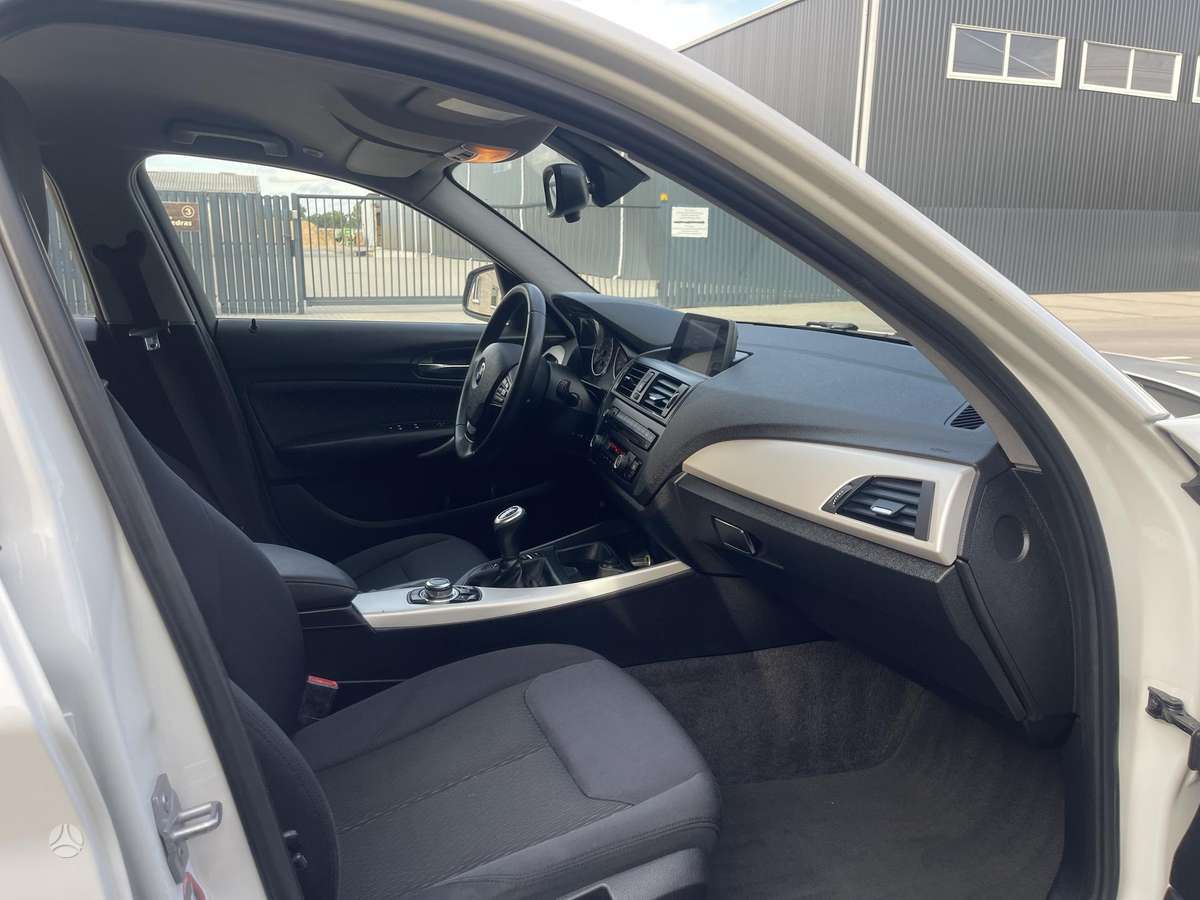 BMW 116, 2.0 l., hatchback