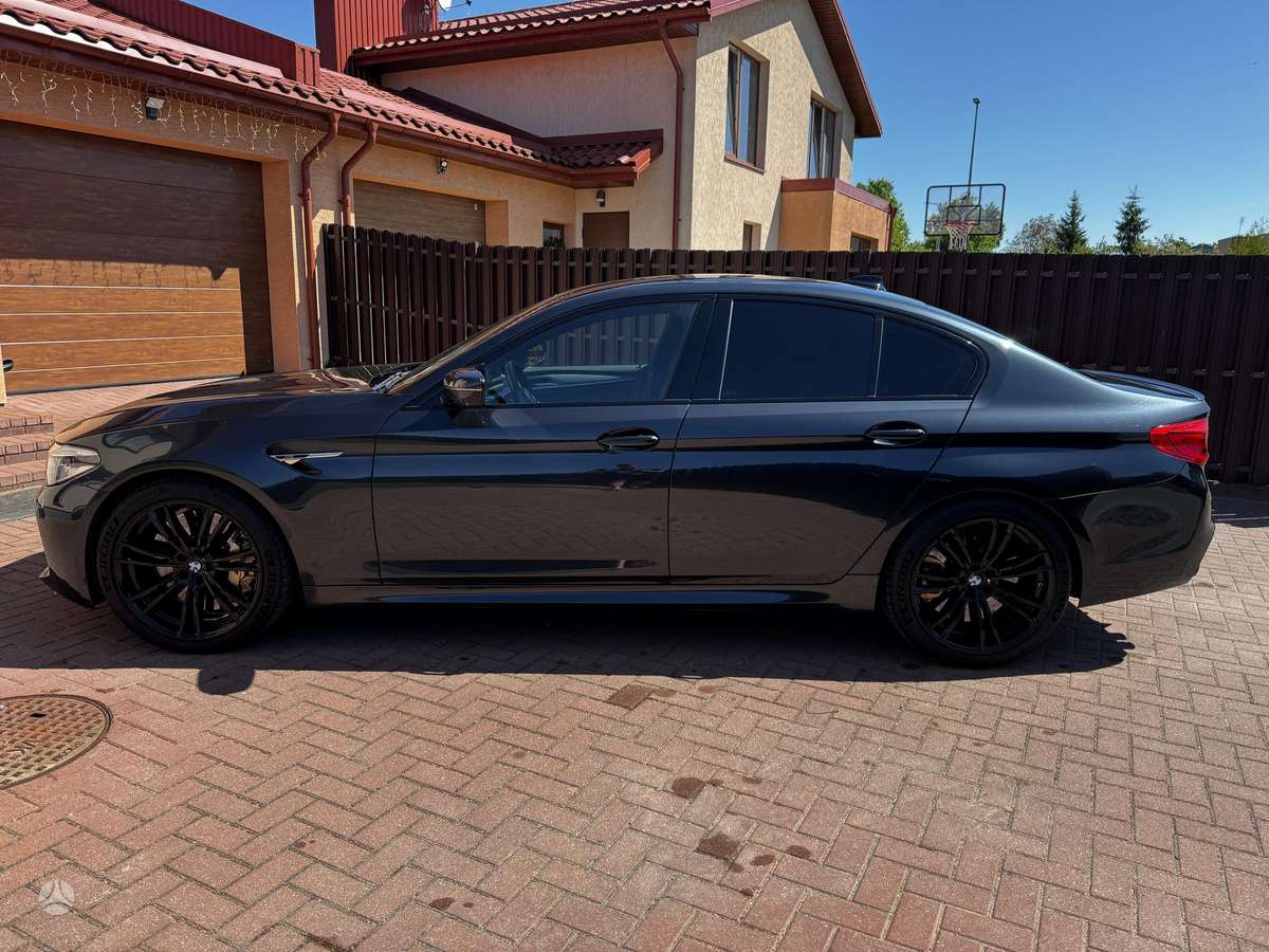 BMW M5, 4.4 l., Седан