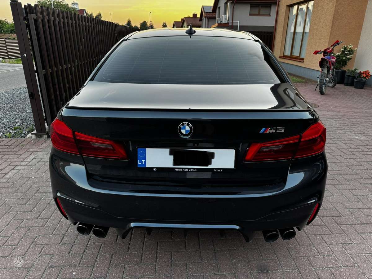 BMW M5, 4.4 l., Седан