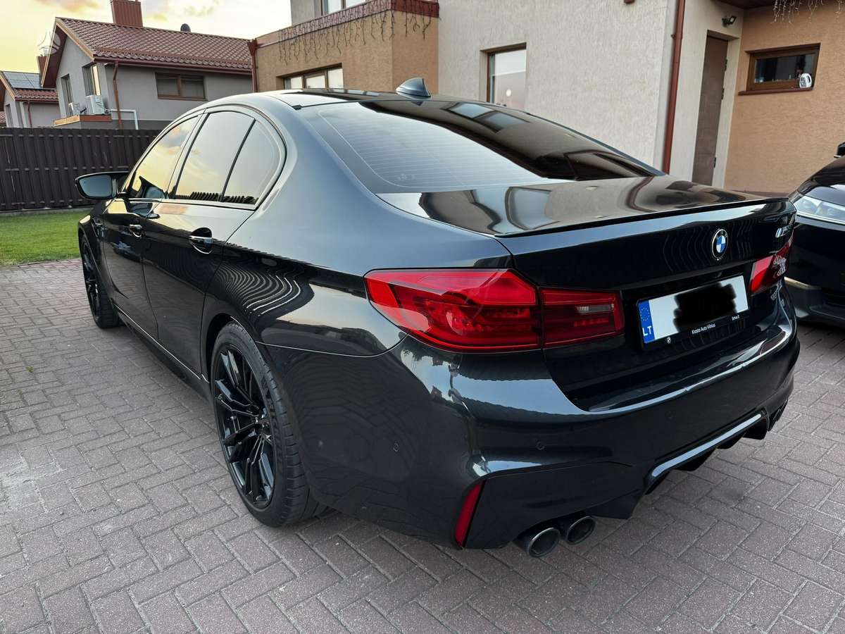BMW M5, 4.4 l., Седан