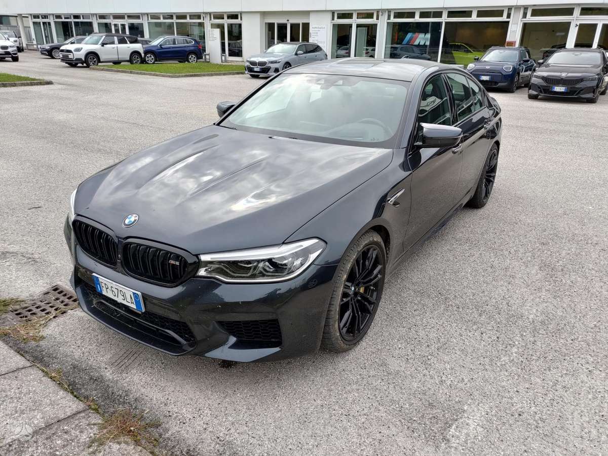 BMW M5, 4.4 l., Седан