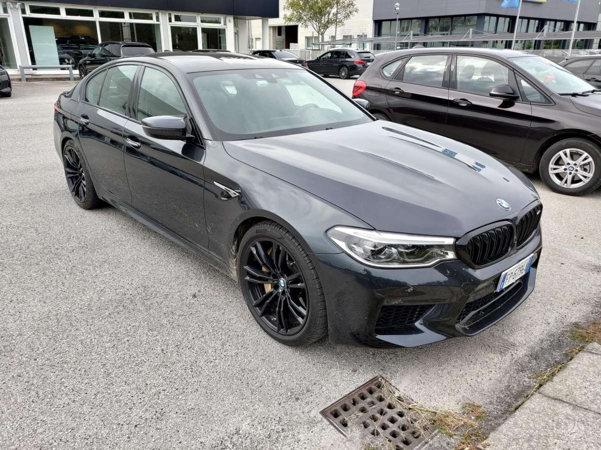 BMW M5, 4.4 l., Седан