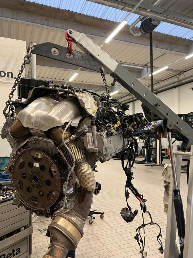 BMW M5, 4.4 l., Седан