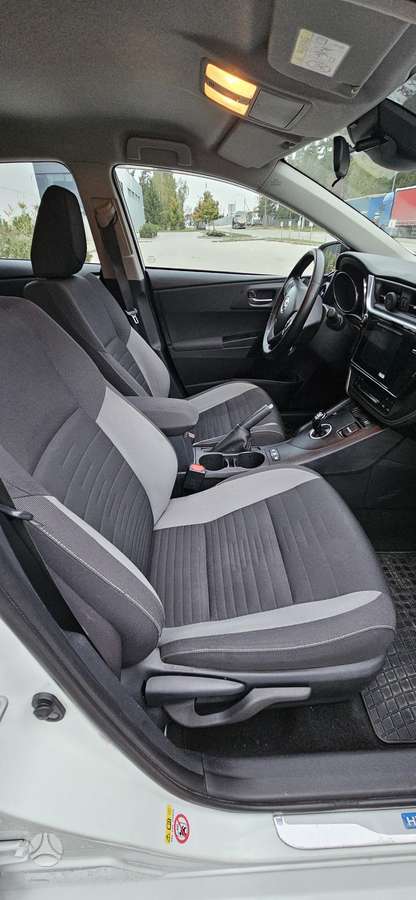 Toyota Auris - 8