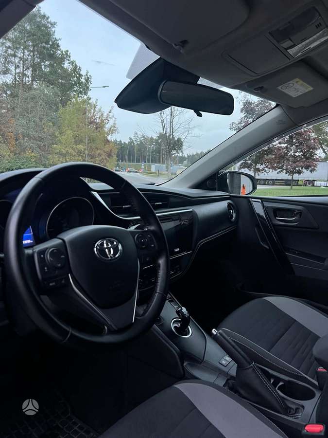 Toyota Auris - 10