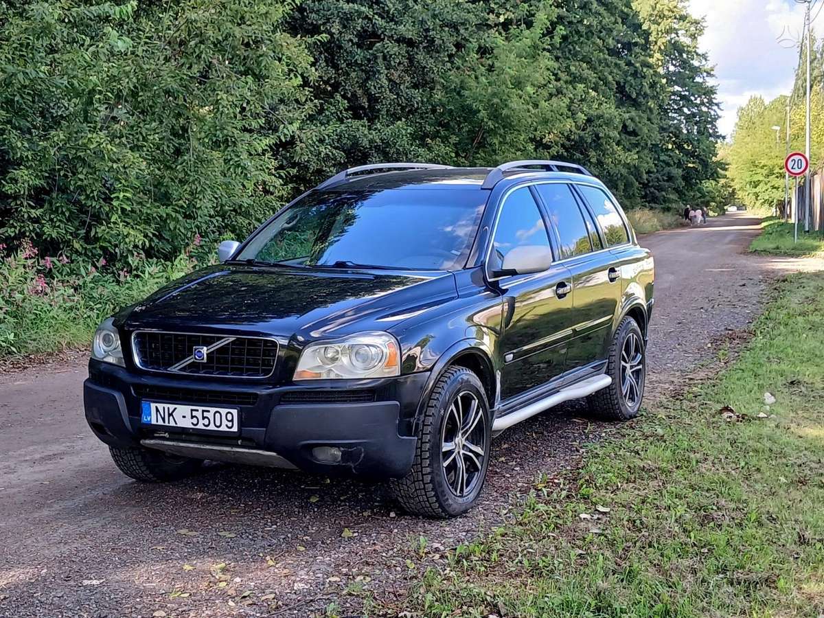 Volvo XC90 - 1