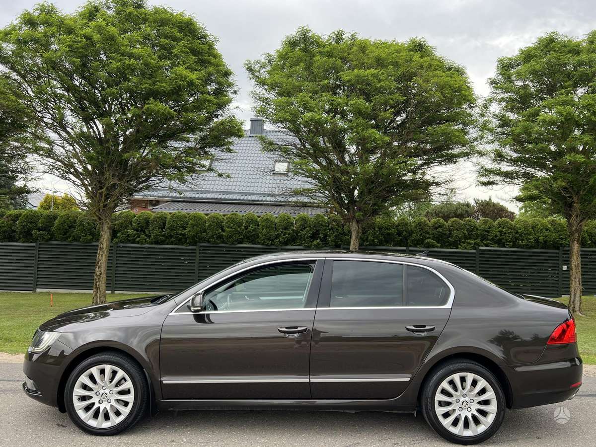 Skoda Superb, 2.0 l., Седан