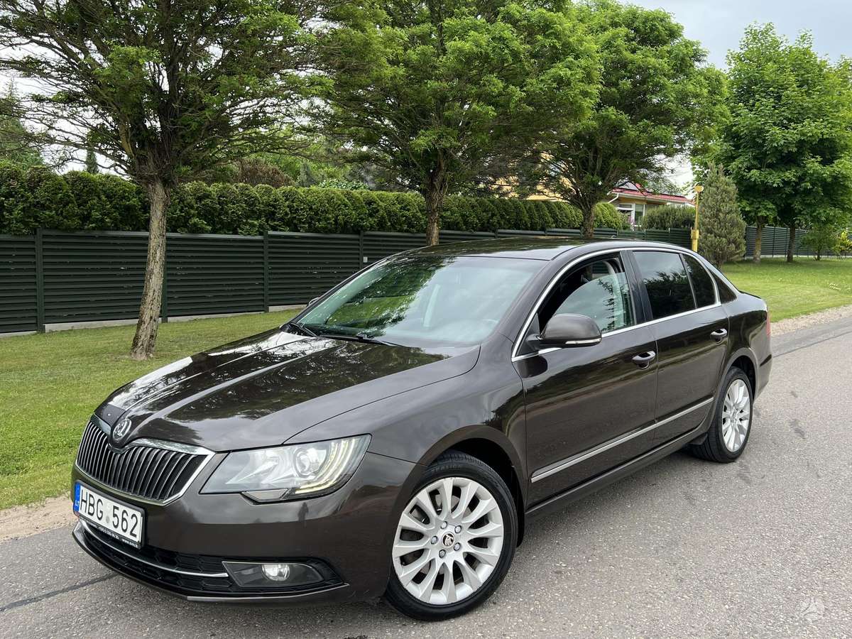 Skoda Superb, 2.0 l., Седан