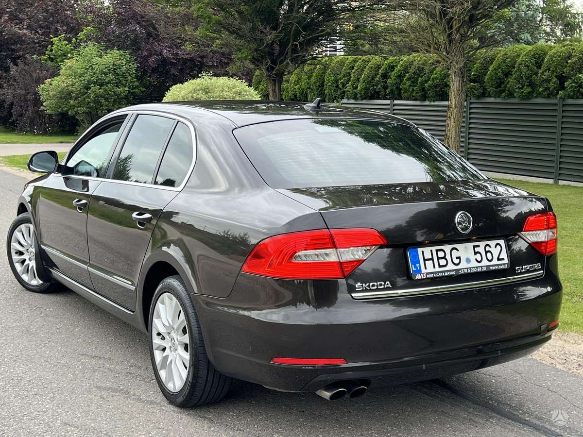 Skoda Superb, 2.0 l., Седан