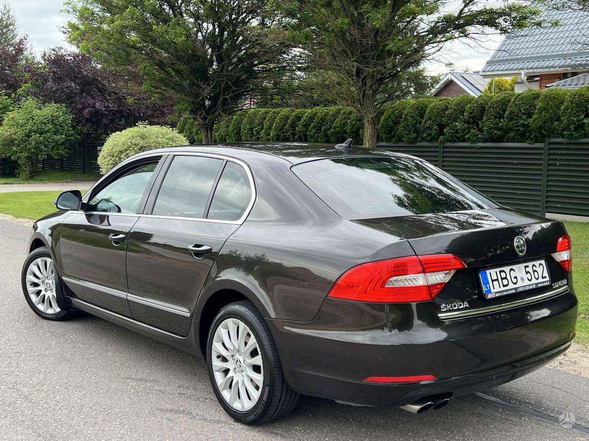 Skoda Superb, 2.0 l., Седан