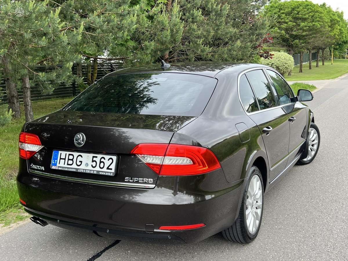 Skoda Superb, 2.0 l., Седан