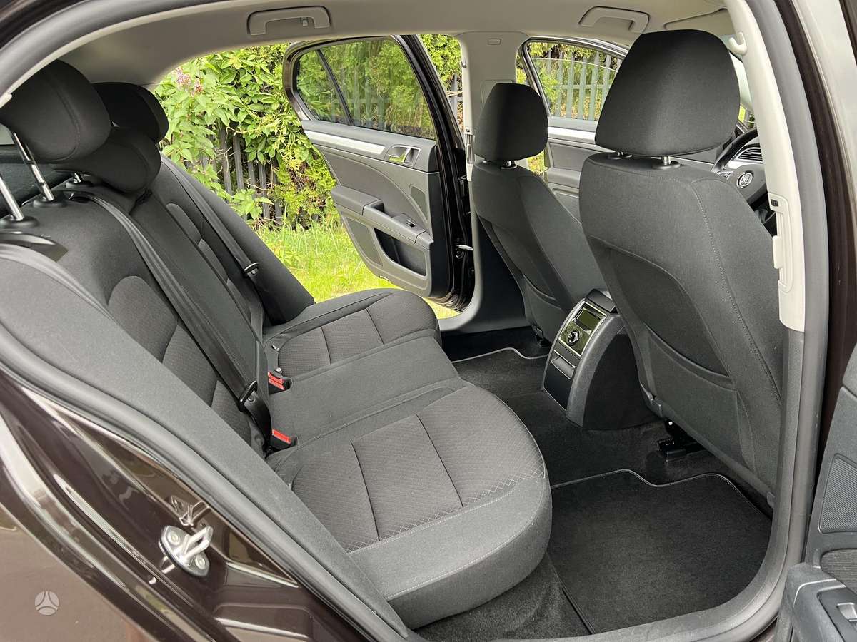 Skoda Superb, 2.0 l., Седан