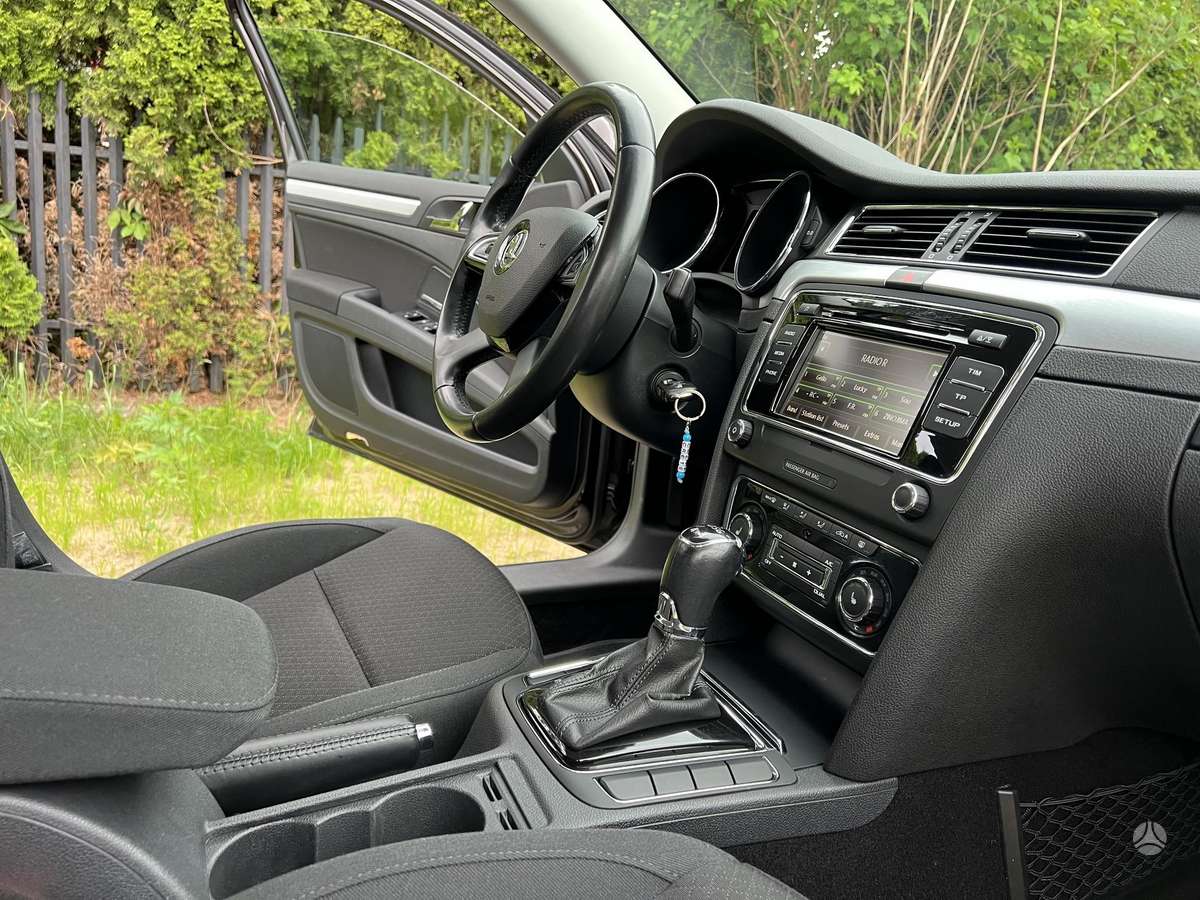 Skoda Superb, 2.0 l., Седан