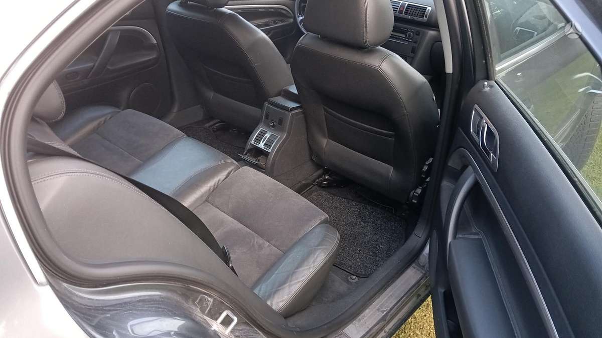 Skoda Superb, 2.0 l., Седан