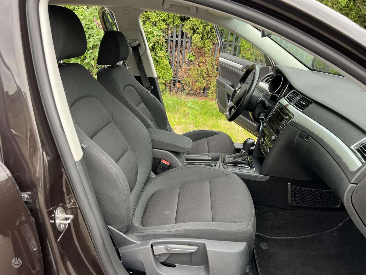 Skoda Superb, 2.0 l., Седан