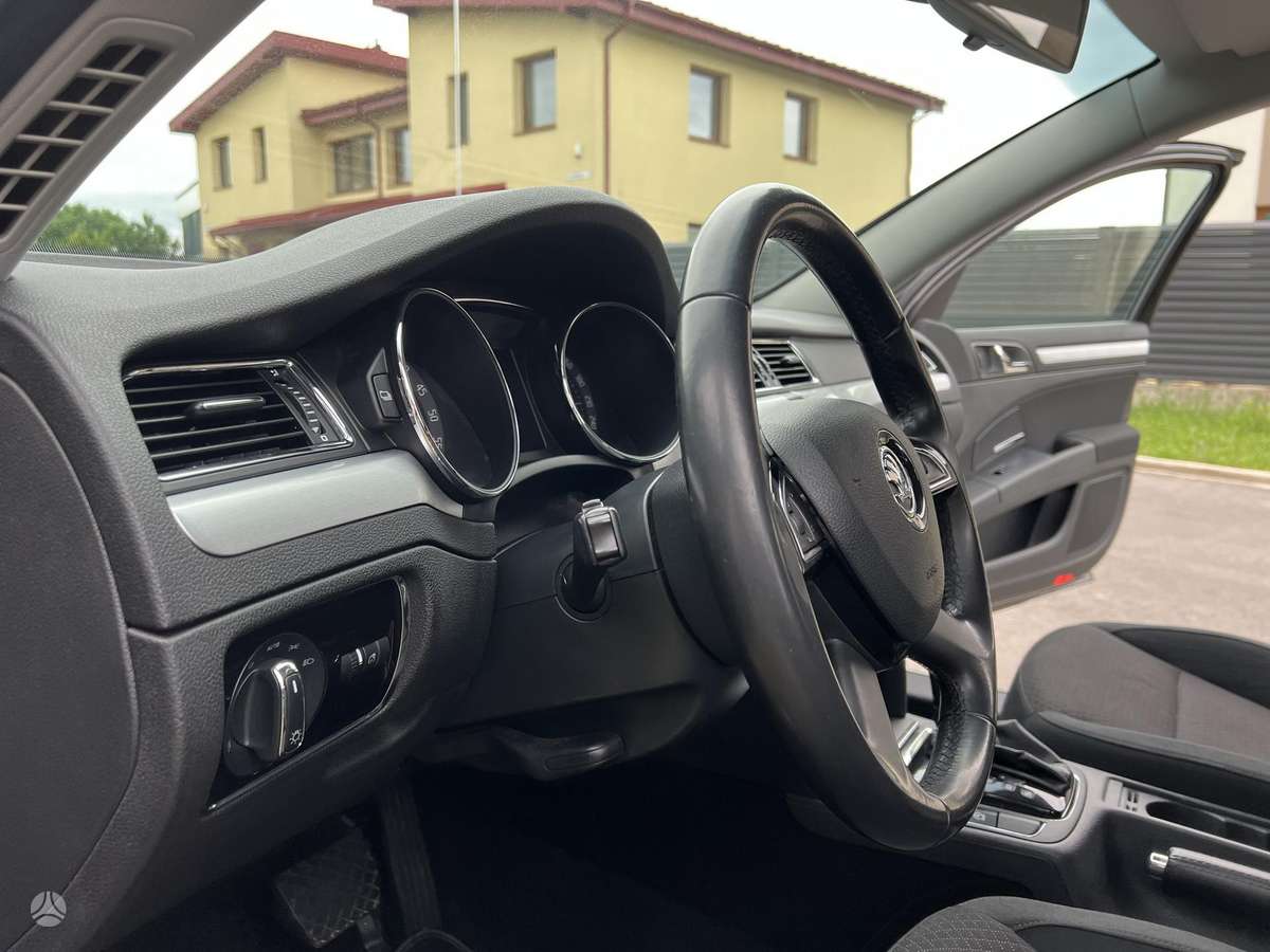 Skoda Superb, 2.0 l., Седан