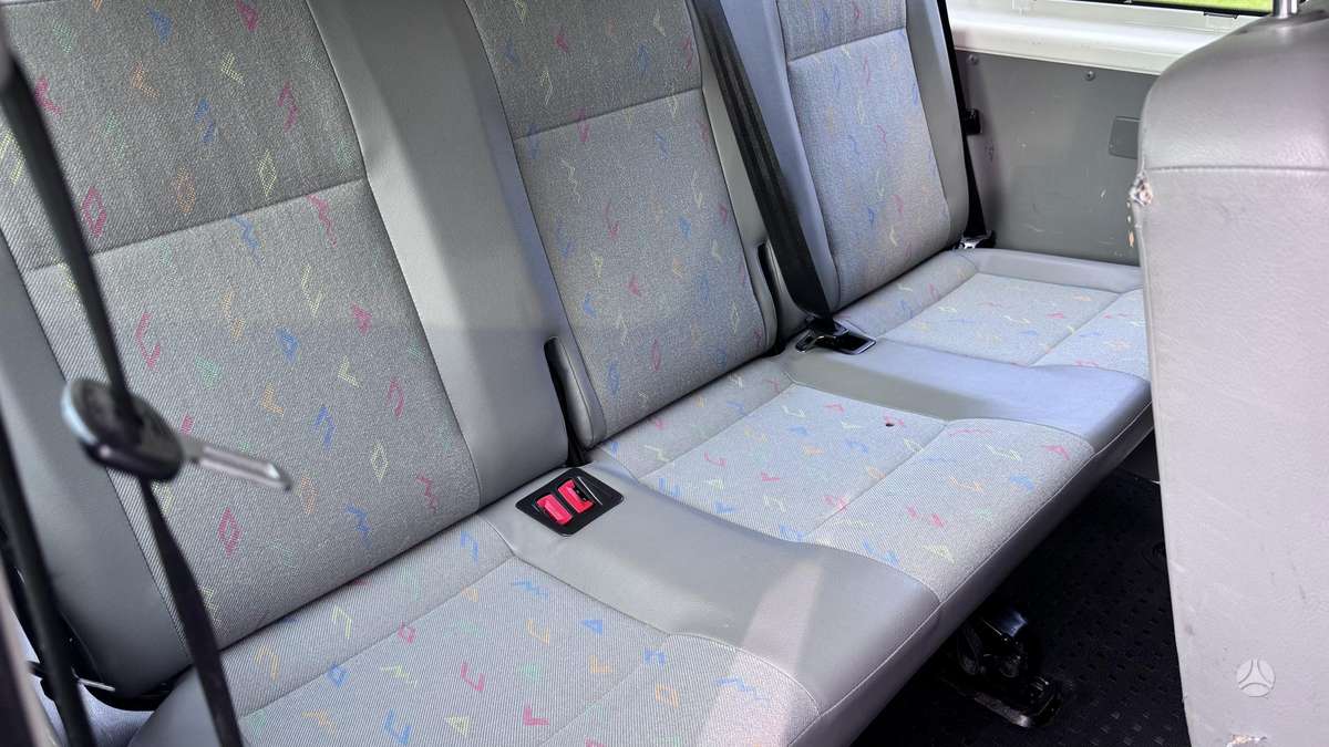 Volkswagen Transporter - 12